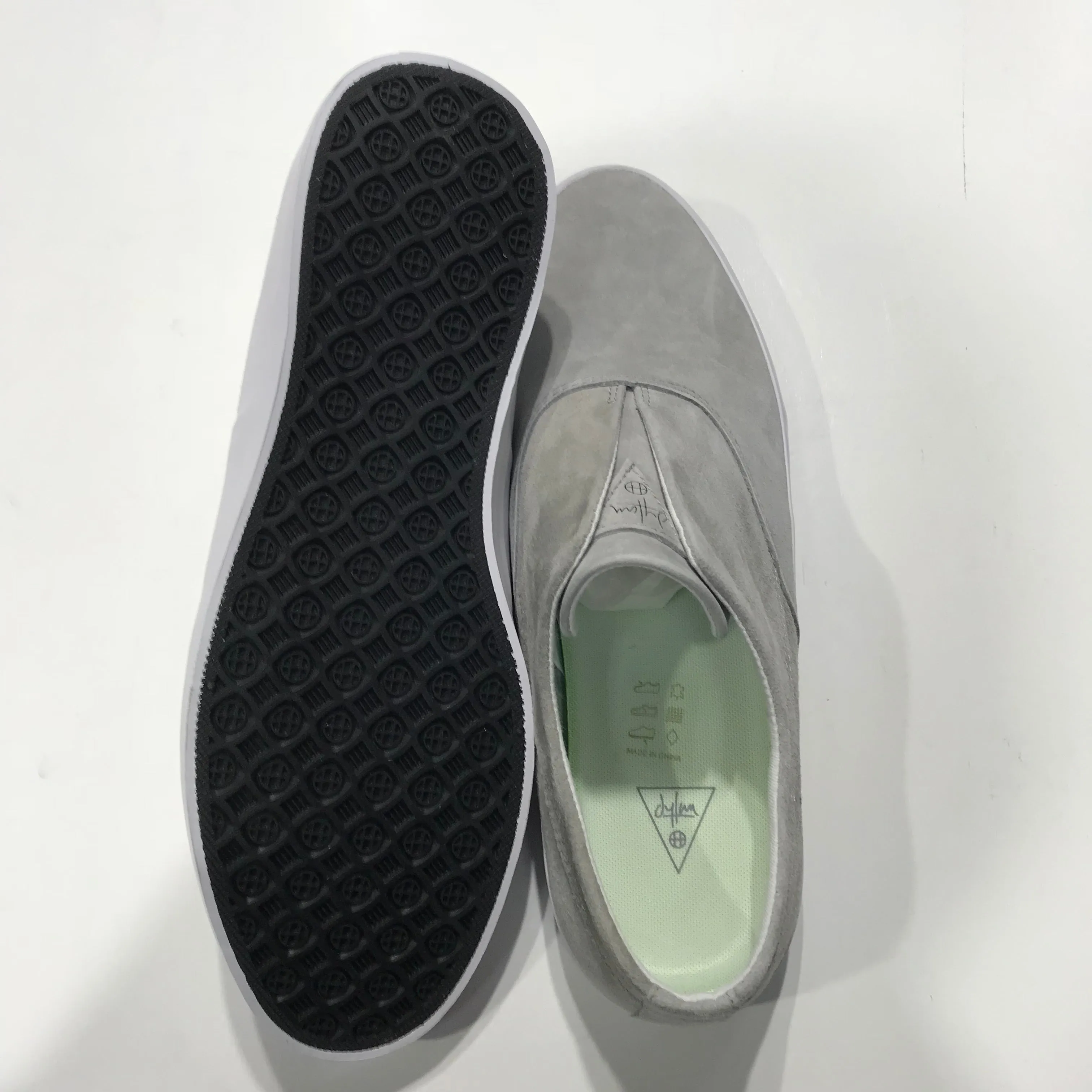 HUF DYAN SLIP ON VC00009 ASH