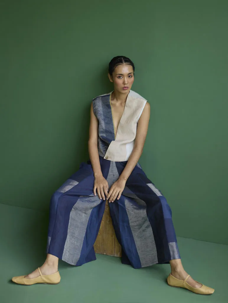 Izumi Color-Blocked Gilet Jacket - Navy