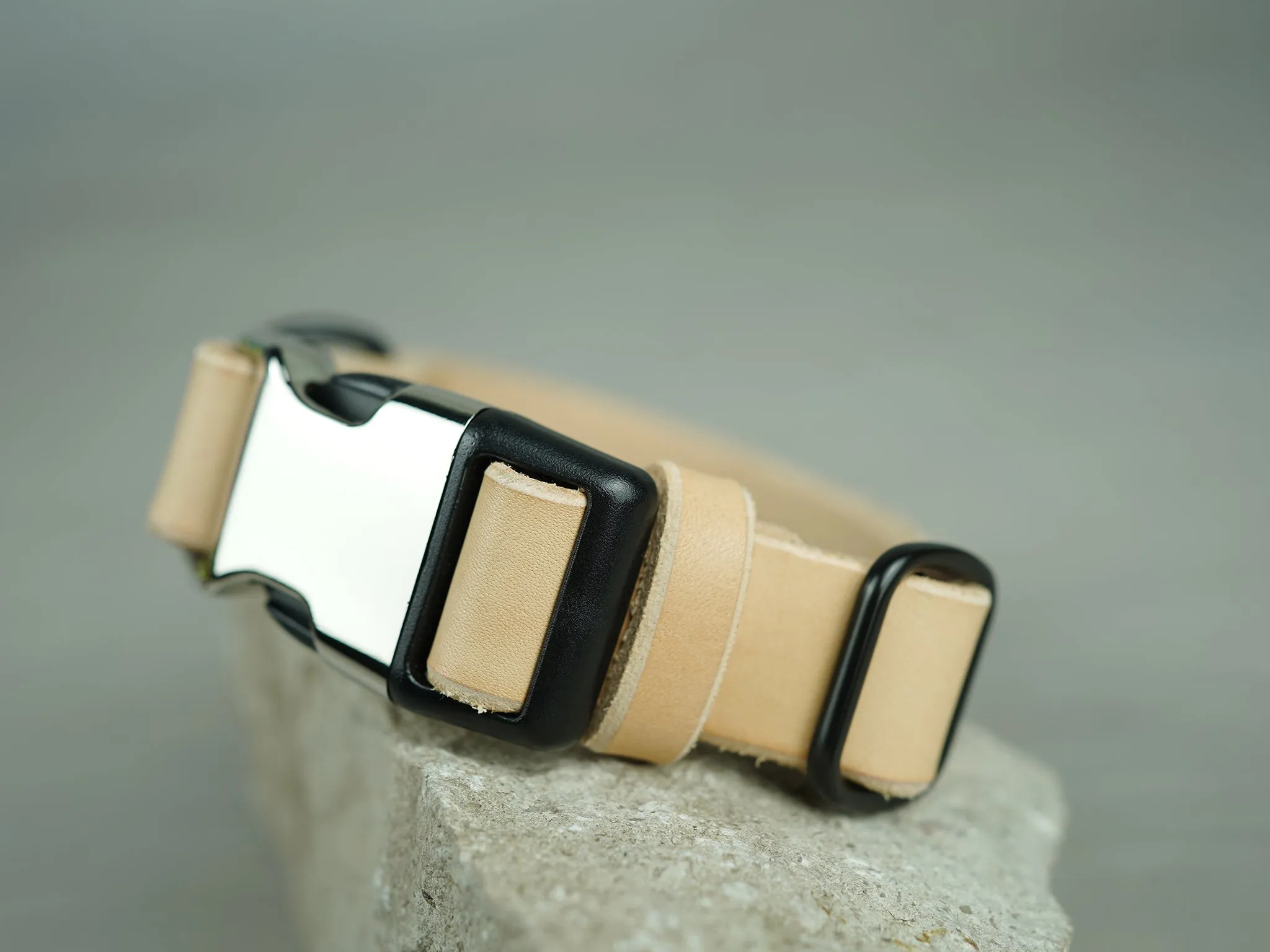 Quick Release Dog Collar in 5 Leather Colors and Hybrid Buckle