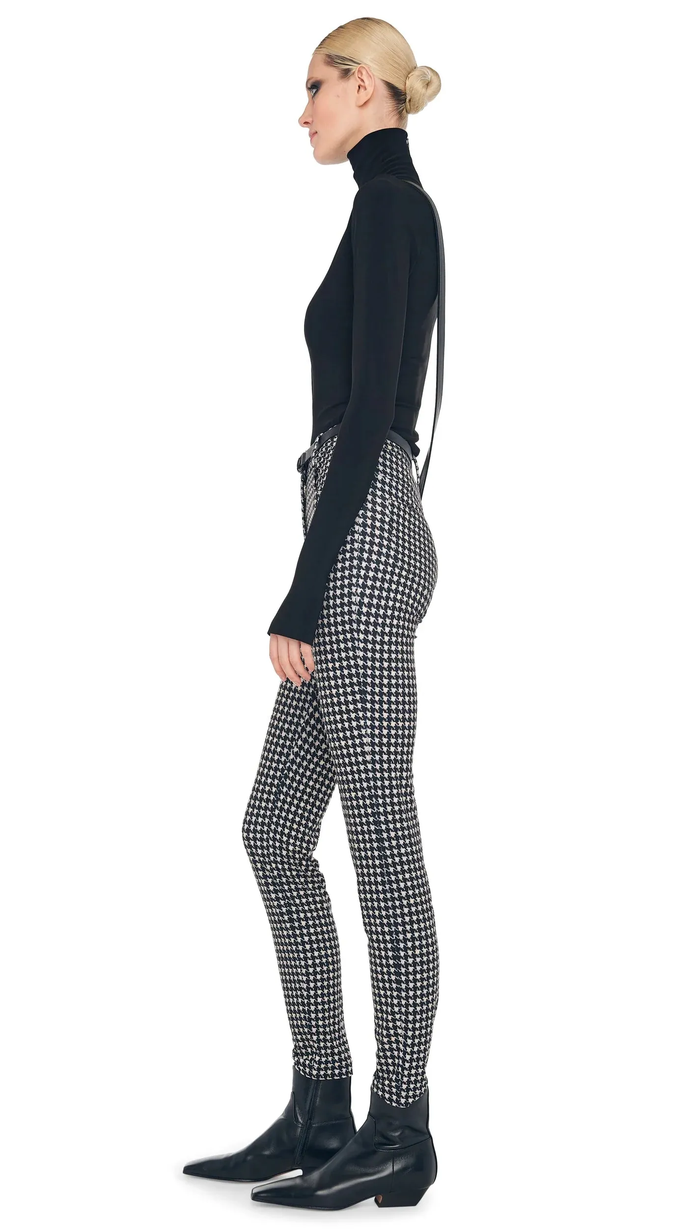SLIM FIT LONG SLEEVE TURTLE TOP SHORT BY NORMA KAMALI FALL 24