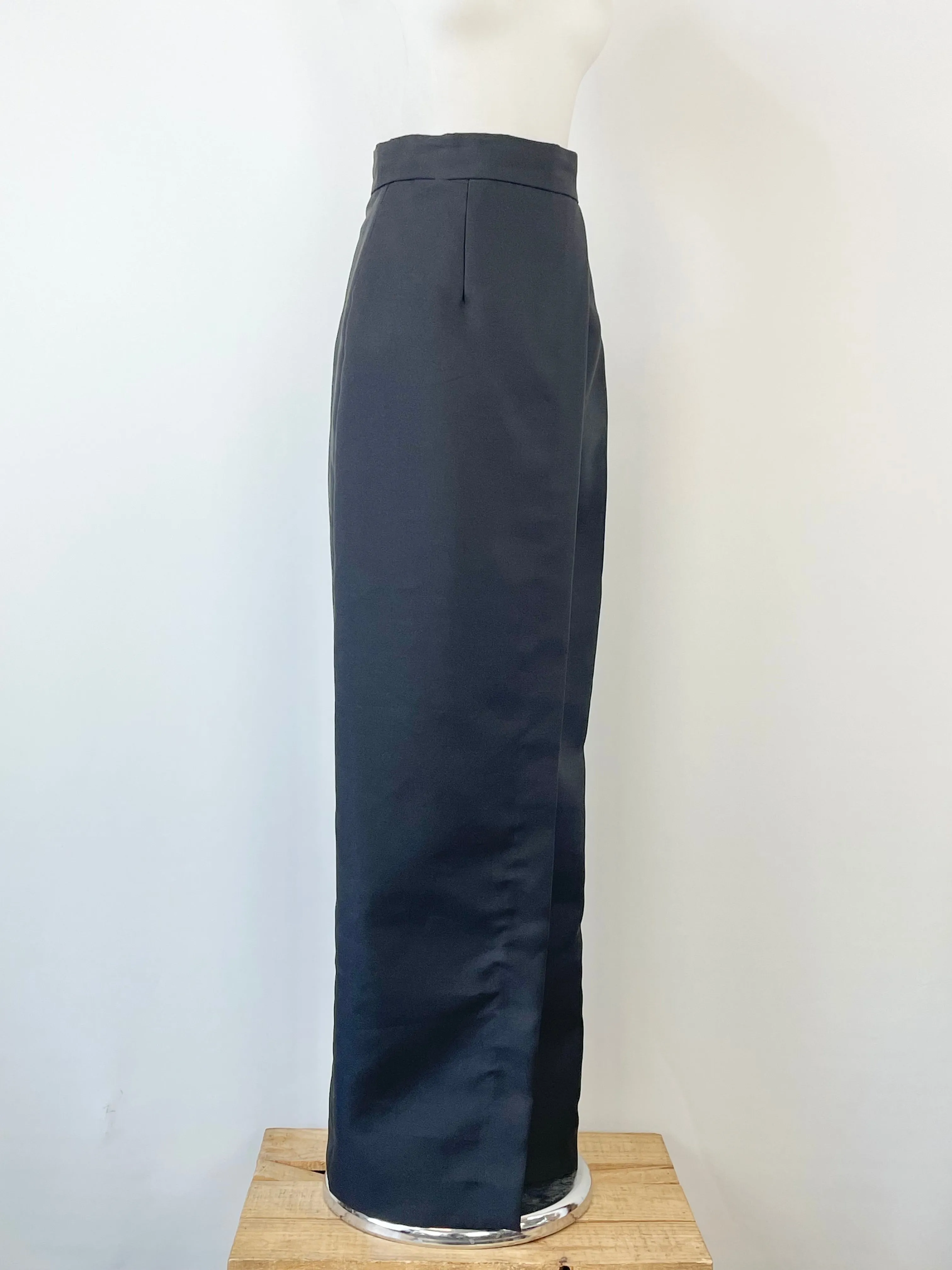 Solace London 'Annie' Black Maxi Skirt - AU8