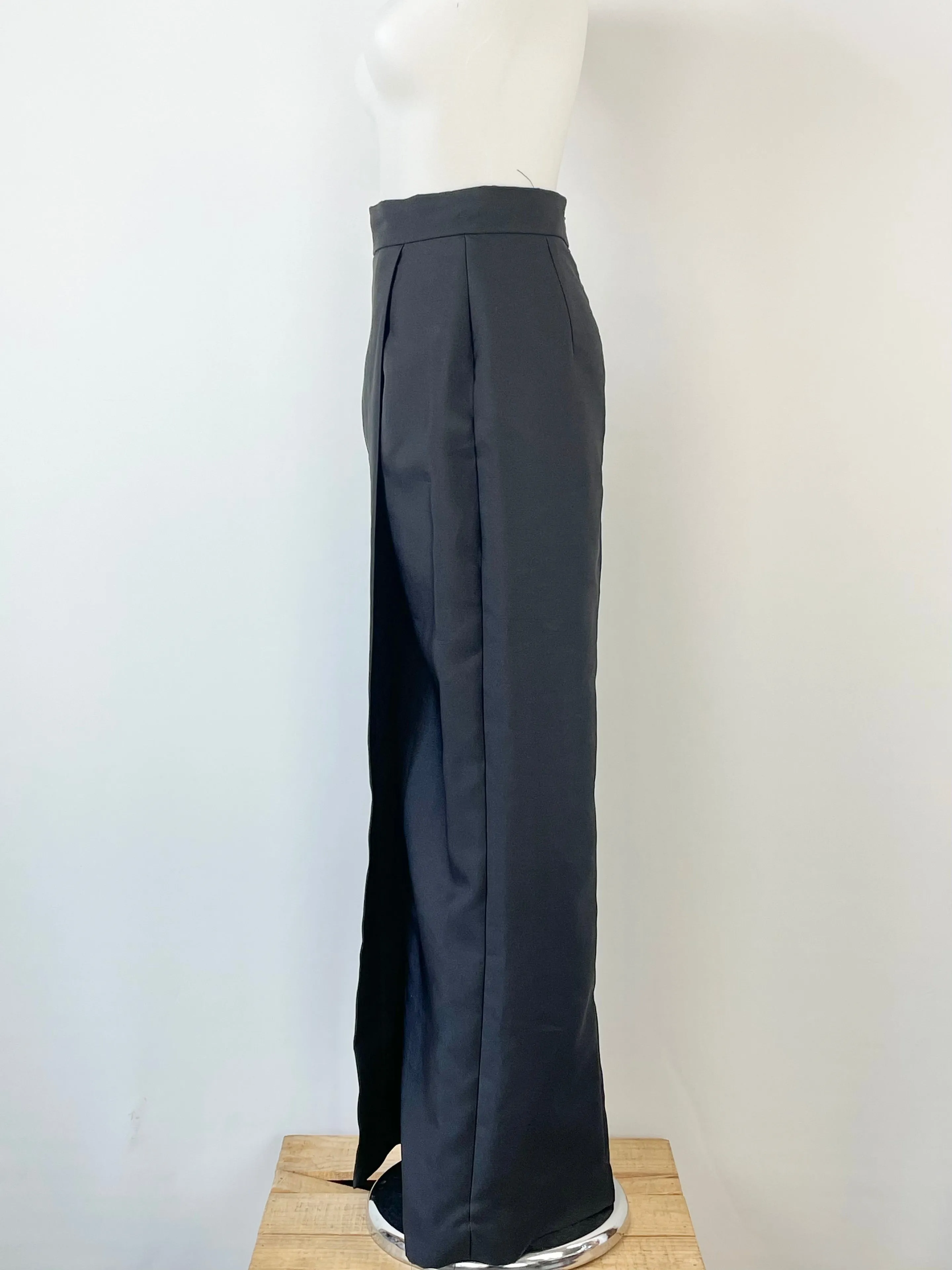 Solace London 'Annie' Black Maxi Skirt - AU8