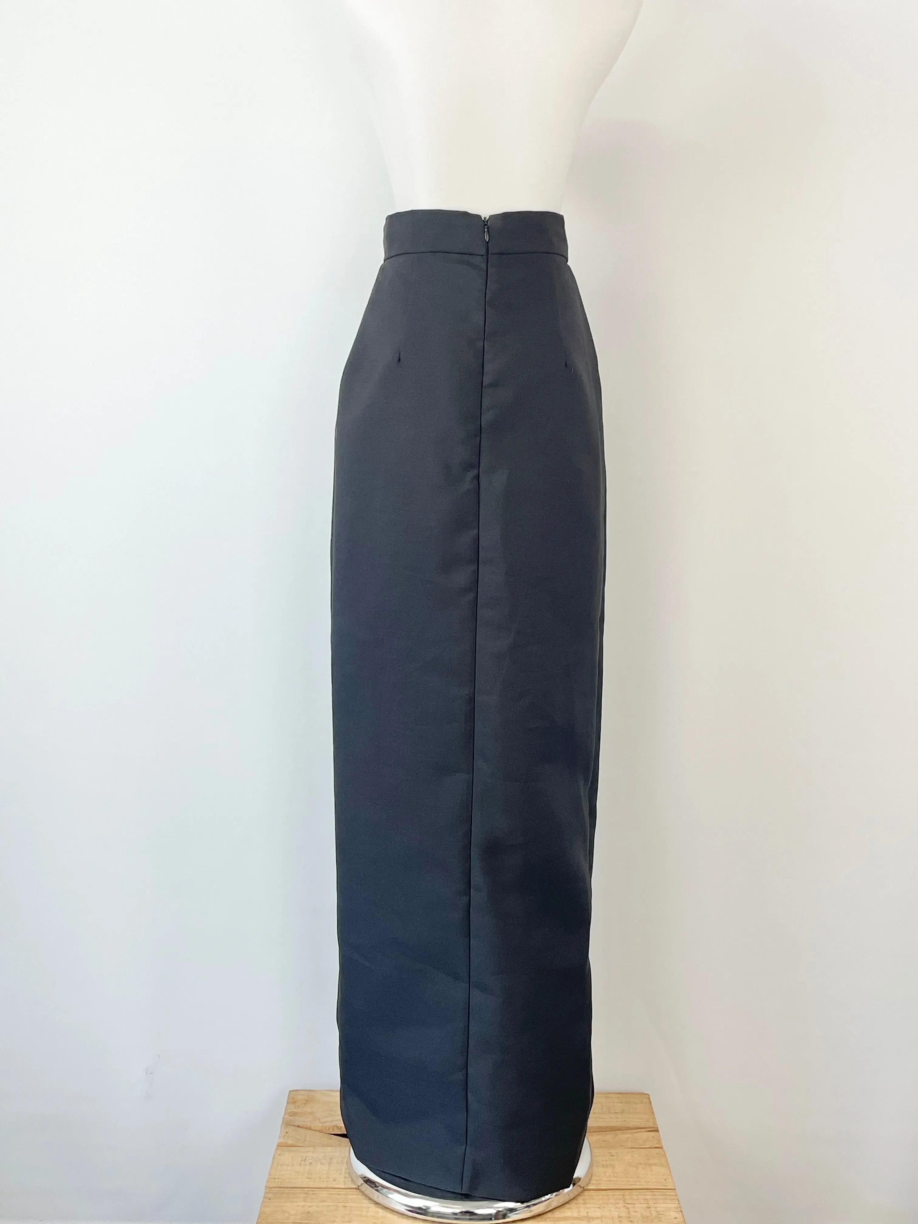 Solace London 'Annie' Black Maxi Skirt - AU8